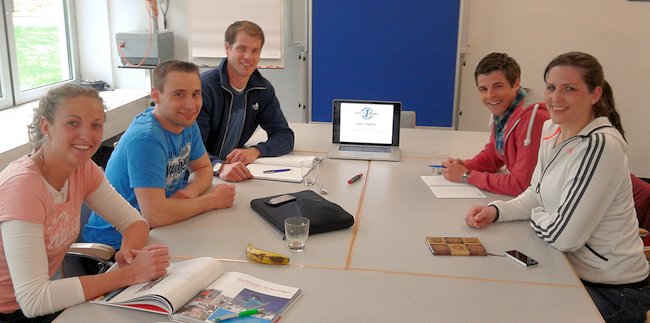 Das Team der Special Ones bei einem Meeting in der Landessportschule Hessen in Frankfurt am Main